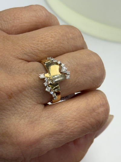 14K Gold Ring Size 7 with Diamonds